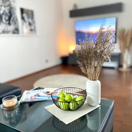 City Ferienwohnung Skyline - Mit Grossem Balkon & Xxl- Sofa Fuer Bis Zu 4 Personen Bremerhaven Buitenkant foto