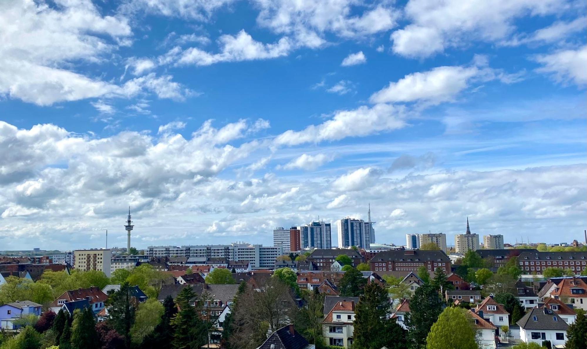 Skyline - Mit Grossem Balkon & Xxl- Sofa Fuer Bis Zu 4 Personen Bremerhaven