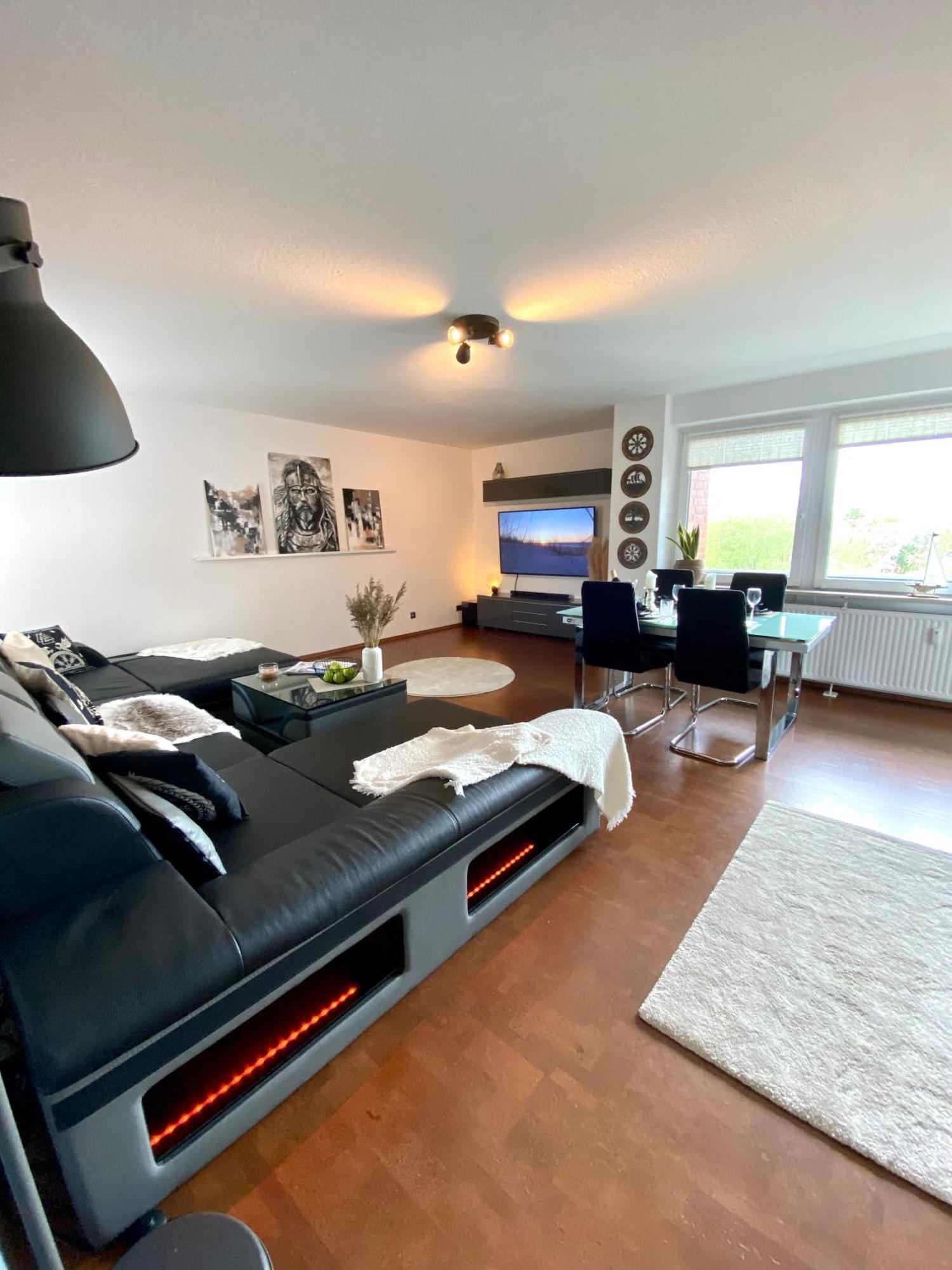 Apartment Skyline - Mit Grossem Balkon & Xxl- Sofa Fuer Bis Zu 4 Personen Bremerhaven