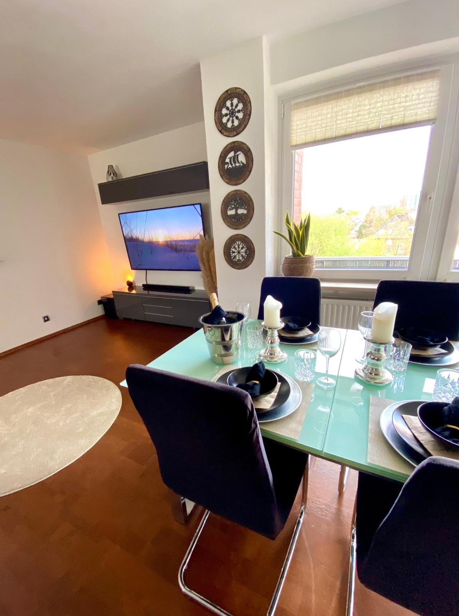 Apartment Skyline - Mit Grossem Balkon & Xxl- Sofa Fuer Bis Zu 4 Personen *